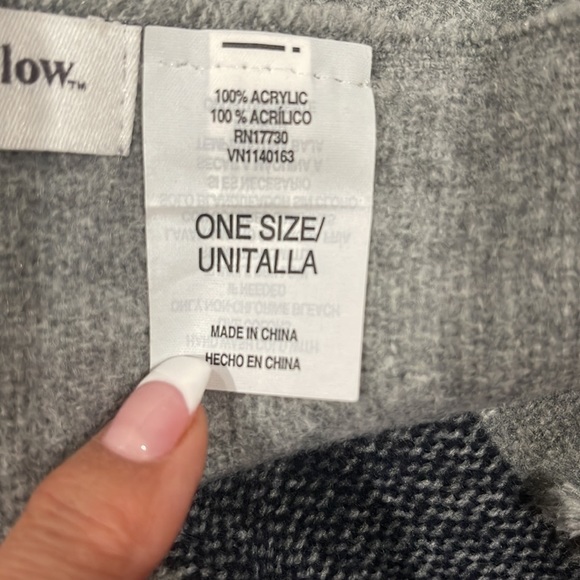 💕5 for $20 GOODFELLOW & Co. Striped Scarf Navy & Gray With Fringe EUC - Picture 8 of 8